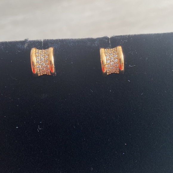 Earring - Picture 2 of 2